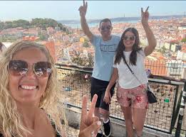 🇵🇹 Hi everyone! Welcome to Lisbon! 🛺✨ If we haven't met yet, I'm Sílvia,  a certified touristic guide and a luxury travel journalist, born and raised  in Lisbon. With over 25 years