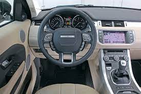 Along with its powerful p300 engine, carefully selected features such as a black. Bilder Range Rover Evoque Im Test Bilder Autobild De