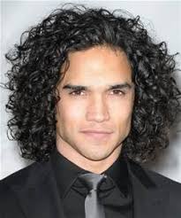 Mit langem, dickem haar locken zaubern. Findet Ihr Extreme Locken Bei Jungs Schon Madchen Haare Mode