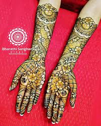 Bharathi Sanghani Mehndi On Instagram Had A Lovely Time Last Week Doing This Bridalhenna For The Beautiful Dinesh Henna Designs Mehndi Designs Mehndi Images