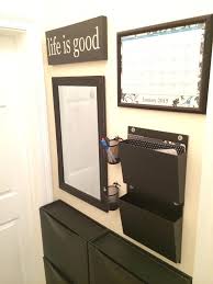 Front Entry Idea Ikea Trones Shoe Cabinets File Folders Were From Office Depot Framed Calendar Whiteboar Einrichtungsideen Fur Kleine Raume Wohnung Haus Ideen