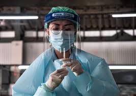Với địa vị nhà cung cấp vaccine, trung quốc đang gia tăng ảnh hưởng địa chính trị vào thời điểm mỹ và eu chậm chạp hành động khi đại dịch bùng phát ngoài tầm kiểm soát ở các điểm nóng như ấn độ, brazil và các nơi khác. Trung Quá»'c Ä'áº·t CÆ°á»£c Canh Báº¡c Ngoáº¡i Giao Vaccine Covid 19 Vnexpress