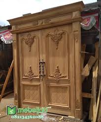 Model pintu merupakan salah satu material yang paling ideal untuk interior kediaman yang minimalis dan punya fungsionalitas tinggi. Pintu Ukir Jepara Kayu Jati Model Terbaru Kusen Pintu Jati