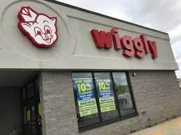 Piggly wiggly takes pride in our selections, and we hope you will too! Craig S Piggly Wiggly One Of Two Supermarkets In Algoma To Close