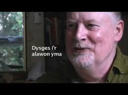 Tunechain : Clustfeiniau