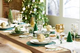 50 Beautiful Christmas Table Decorating Ideas Loveproperty Com