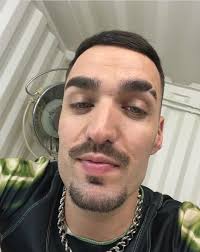 un amor que se sienta como las canciones de Rels B