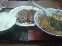 水戸の駅前にあじ平という老舗のラーメン屋がありますがラーメンよりも焼きチャーシュー定食がおすすめです 箸を入れると崩れるほどの柔らかさでご飯との相性も抜群です 水戸に遊びに来た時のランチにぜひ 茨城県 チャーシュー 定食 あじ