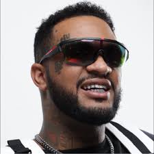 Roommates, do y'all see the resemblance between Chief Keef & Mike Vick 🤔  (📸: Getty Images) ✍🏾: #TSRStaffJW