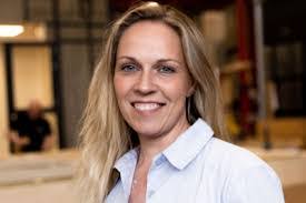 Yvonne Knudsen's Instagram, Twitter & Facebook