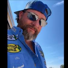 Who are some recommended equine massage therapists in the Wickenburg area?