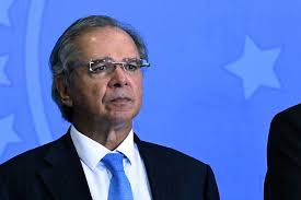 'estamos falando de responsabilidade fiscal dentro do nosso programa de governo', diz o ministro da economia sobre. Direita Critica Verborragia De Guedes Mas Nao Liga Para Fala Sobre Empregadas