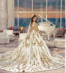 نحن الأقلام و صورنا قصيدة عبرت عما يخالجنا. Studio Hicham Sur Instagram Ù„Ù„Ø¥Ø¨Ø¯Ø§Ø¹ Ø¹Ù†ÙˆØ§Ù† Ø§Ø³ØªÙˆØ¯ÙŠÙˆ Ù‡Ø´Ø§Ù… ØªØªØ­ÙÙ†Ø§ Ø®Ø¨ÙŠØ±Ø© Ø§Ù„ØªØ¬Ù…ÙŠÙ„ Ø§Ù„Ù…Ø¨Ø¯Ø¹Ø© Ø±Ø¨Ø§Ø¨ Ø±ÙŠØ§Ù† Ø¨Ø¢Ø®Ø± Ø§Ù„Ù…Ø³ØªØ¬Ø¯Ø§Øª ÙÙŠ Ø¹Ø§ Caftan Haute Couture Caftan Haute Couture