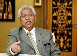 He was the minister of higher education from july 2015 to may 2018. Fraudulent Use Of Phd Title Could Be Criminalised Says Idris Jusoh