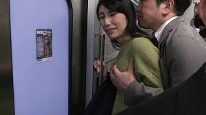 人妻電車～さわられた五十路母～ 鶴川牧子 - XVIDEOS.COM