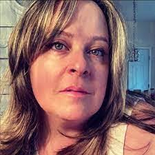 Roxanne Mooney's Instagram, Twitter & Facebook