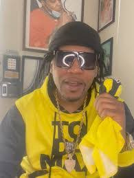 Derrick Marquis's Instagram, Twitter & Facebook