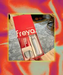 I Tried Freya Vee 2-In-1 Razor Vibrator For Review
