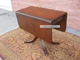 1940 Furniture Styles Antique 1940 S Duncan Phyfe Style Mahogany Drop Leaf Table Pedestal Mahogany Drop Leaf Table Drop Leaf Table 1940s Decor
