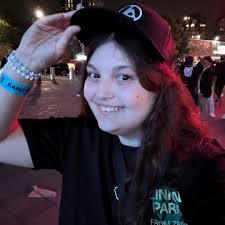 Hi peeps, was showing my 5 year old my favourite band because he want to be  a drummer (Rob is best EVER) when I came across this