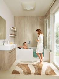 Zwei Fur Eins Duschen Und Baden Duschbadewanne Badewanne Mit Dusche Wohnung Badezimmer Dekoration