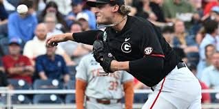 Joey Volchko throws complete game, as Georgia opens College World Series with victory over Texas