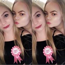 Danielle (@Daaaaanielleeee)