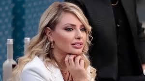 Manila nazzaro, lite con federica calemme e lulù selassiè al grande fratello vip 2021: Manila Nazzaro Ecco Chi E La Mamma Della Ex Miss Italia Ck12 Giornale