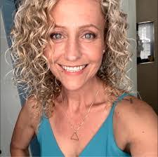 Kelli Marvin's Instagram, Twitter & Facebook