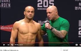 Discover how tall joe rogan really is, with big rob's height comparison video. Is Joe Rogan A Tiny Tiny Man Page 3 Sherdog Forums Ufc Mma Boxing Discussion