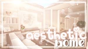 Equipped with four bedrooms, two bathrooms, a garage, kitchen, living room, dining room, even an upstairs seating area. Www Mercadocapital Bloxburg 1 Story Aesthetic House Bloxburg Aesthetic Roleplay Home One Story 88k