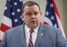 Kapszukiewicz administration backs off internship proposal after meeting  with UT