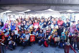 Maybe you would like to learn more about one of these? 2 000 Meriahkan Karnival Sukan Setiawangsa