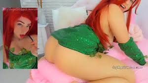 Chun Li cosplay twerking with her BIG OILED ASS CUM ON BUTT - XNXX.COM