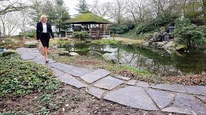Als der unternehmer carl duisberg 1926 im rahmen einer weltreise japan besuchte, war er von der gartenkunst vor ort so begeistert, dass er sie sich in seine eigene villa holte. Krefeld Der Japanische Garten Von Fichtenhain