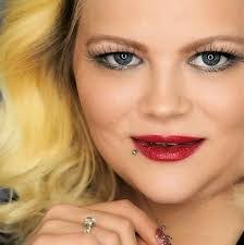 Tosha Kramer's Instagram, Twitter & Facebook