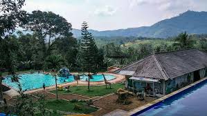 From Visitcianjurtoday Visitcianjurtoday Best Photo From Anwar Xplore Taken At Kolam Renang Bukit Kalimaya Indah Cianjur Cianju In 2020 Cianjur Canal Structures