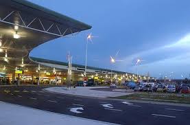 Lapangan terbang antarabangsa kuala lumpur atau dalam bahasa inggerisnya kuala lumpur international airport juga dikenali sebagai klia. Lapangan Terbang Antarabangsa Kuala Lumpur Wikiwand