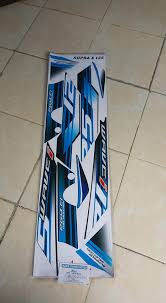 Honda supra x 125 tahun 2011 atau dijuluki sebagai supra batman membawa mesin sohc berpendingin udara dan masih menggunakan karburator. Supra X 125 Stiker Striping Supra X Home Facebook