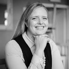 Vicki Frost's Instagram, Twitter & Facebook