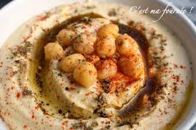 C Est Ma Fournee Le Houmous Plus Qu A Ajouter Au Dernier Moment Huile D Olive Zaatar Paprika Et Pois Recettes De Cuisine Houmous Recette Aperitif Dinatoire