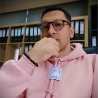 600+ "Petridis" profiles