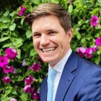 Aaron Barnhill's Instagram, Twitter & Facebook