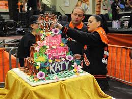 Celebrity Birthday Cake Photo Gallery Inside Katy Perry S Gma Concert At Lakewood High School Gallery