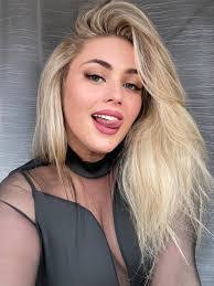 Aundra Larkins's Instagram, Twitter & Facebook