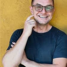 Joni Pace's Instagram, Twitter & Facebook