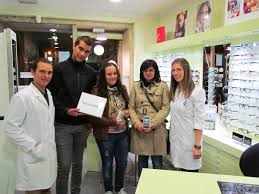 24/10/2012 Óptica Baltar sorteó varios productos de la marca APPLE entre  sus clientes