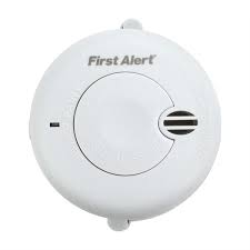 All these first alert smoke detectors are used to detect the fire and other the reason behind why your smoke alarm keeps beeping or chirping is that there might be a fire break out or because of the presence of carbon. Optical Smoke Alarm With Test And Hush Button Sa700uk 9 59 Inc Vat