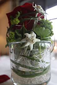 Edelweiss Und Rosenrot Edel Bayerische Tischdekoration In Bordeaux Und Cremeweiss Heiraten In Garmisch Part Hochzeit Tischdekorartion Hochzeit Hotel Hochzeit