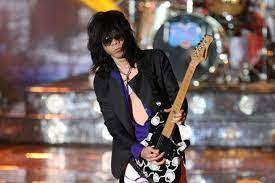 Abdee negara slank di konferensi pers 1000 band. M2bkp2dgngcbpm